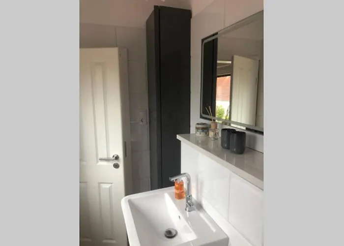 5-zi. In Bahnhofsnaehe - 24/7 Self-check-in Lejlighed